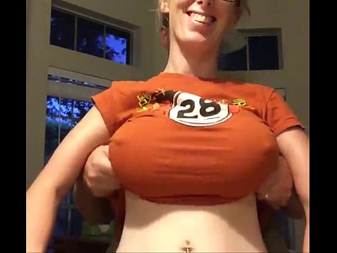 Bomber reccomend sweatshirt pulled huge natural tits