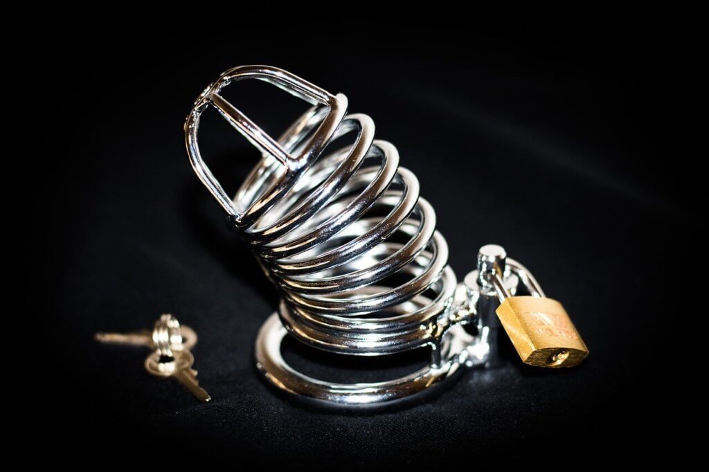 King o. A. reccomend wear engraved penis cage lock