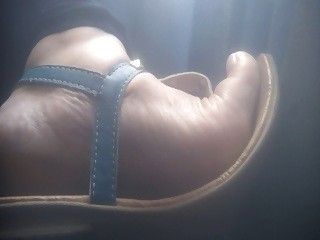Candid sexy feet soles public