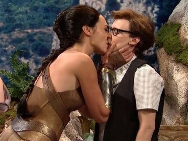 Spike reccomend gadot lesbian kiss with kate