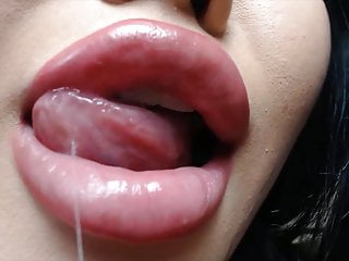 Pharoah reccomend lips closeup